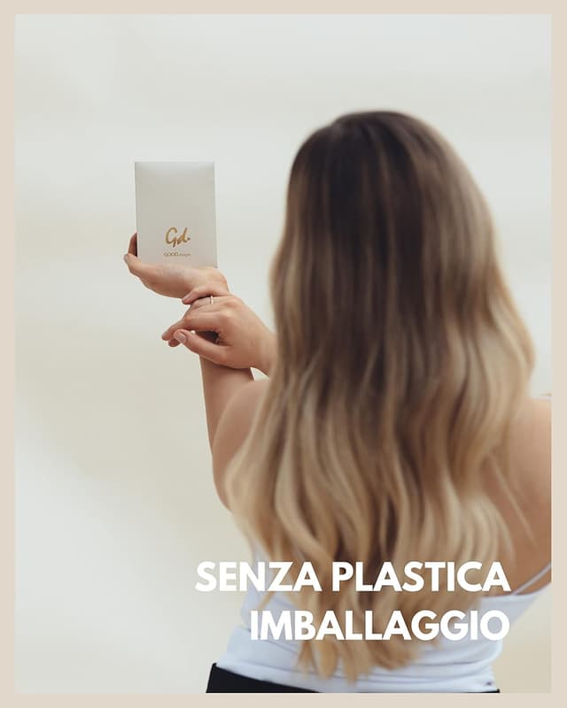 Detalle de GD GOOD.designs EST. 2015 collana con lettere in oro 18 carati, resistente all’acqua (A-Z)