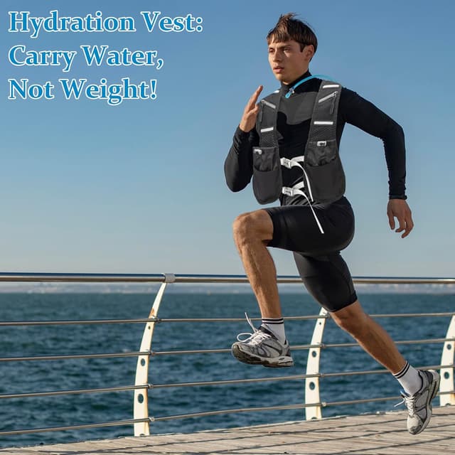 Detalle de Running Vest with Water Bladder for Women/Men – Breathable Hydration Backpack with Reflective Strips