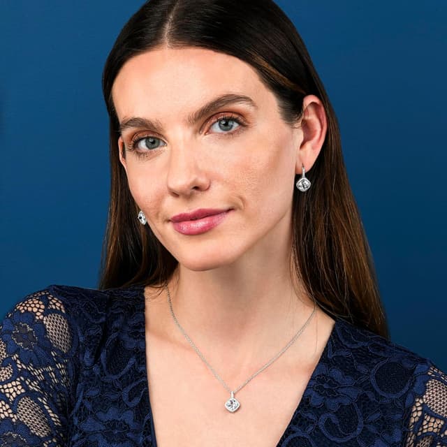 Detalle de Diamond Treats boucles d’oreilles pendantes en argent 925, pierres taille coussin (blanches ou colorées)