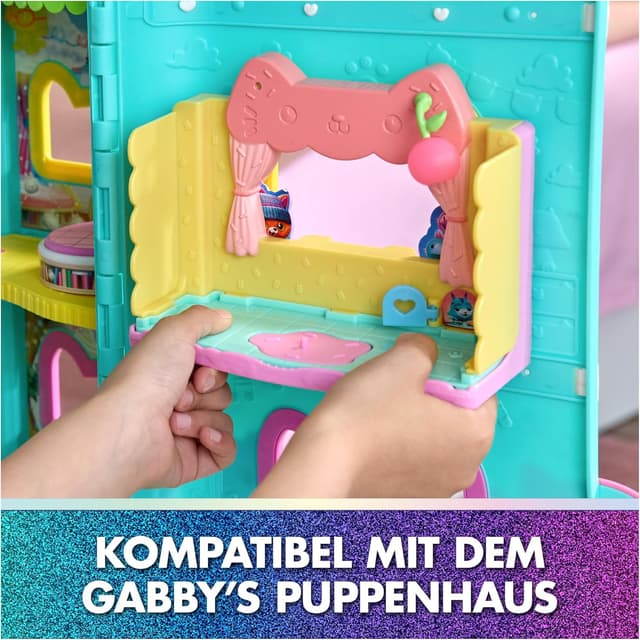 Detalle de Gabby’s Dollhouse: Der Film – DREAMWORKS GABBY’S DOLLHOUSE Portal Raum „Kuchis zuckersüße Sprinkleküche“ mit Spielfigur & Zubehör (ab 3 Jahren)