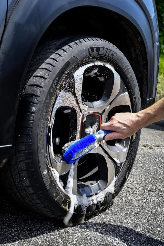 Detalle 2 de Michelin 009160 detergente ecologico per cerchioni e copricerchi, 500 ml