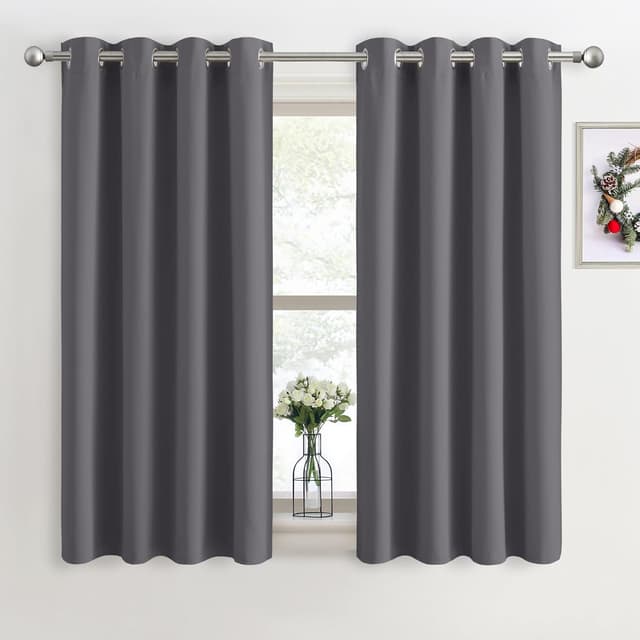 Detalle de PONY DANCE blackout curtains 85% to 95%