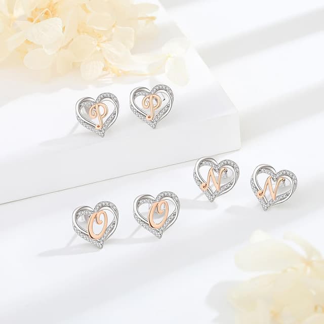 Detalle de INFUSEU Buchstaben Ohrstecker aus 925 Sterling Silber mit Herz-Design (Initial A–Z)