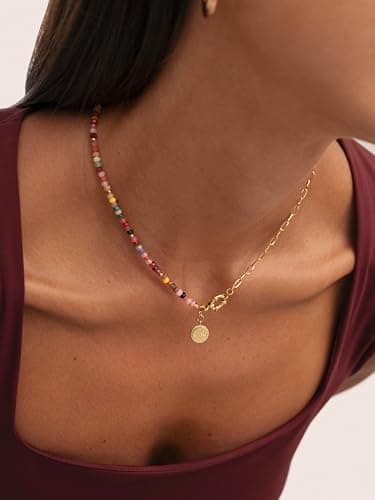 Detalle 2 de Collar Chic Amalia SINGULARU en acero con baño en oro de 18 Kt y cristales de color