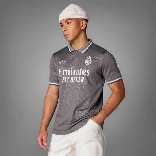 Imagen de Real Madrid Camiseta tercera 24/25 en OfertitasTOP