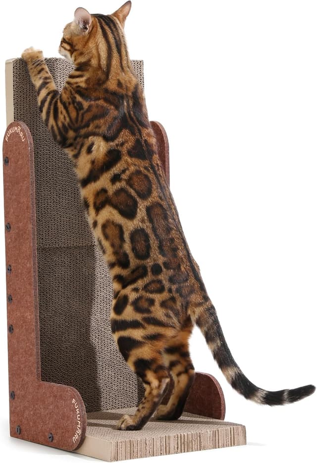 Detalle de FUKUMARU Cat Scratcher (68 cm L-shaped) wall scratch pad in caramel