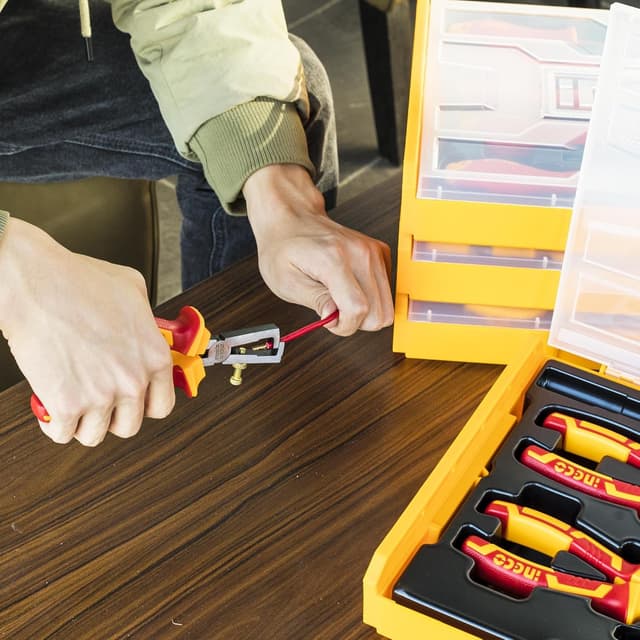 Thumbnail 5 de INGCO 5Pcs VDE Insulated Pliers Set 1000V đź›