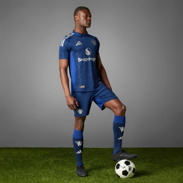 Detalle 2 de Camiseta Manchester United 24/25 Authentic Segunda Equipación