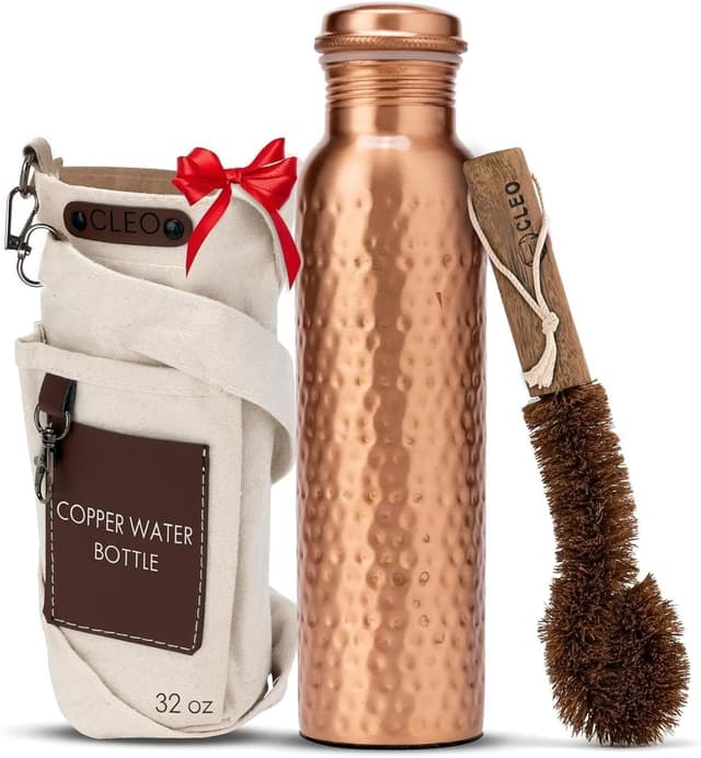 Detalle de AVA DESIGNZ Hand Hammered Pure Copper Water Bottle 950 ml – leakproof BPA-free sports & gym bottle