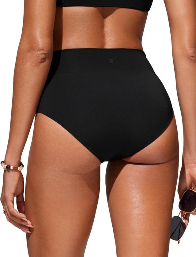 Detalle de CRZ YOGA bikini bottom donna a vita alta con taglio a V davanti e copertura totale