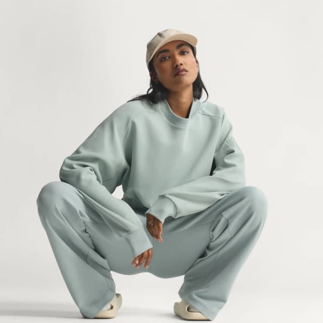 Detalle de Pantalón recto Soft Lux Adidas en verde