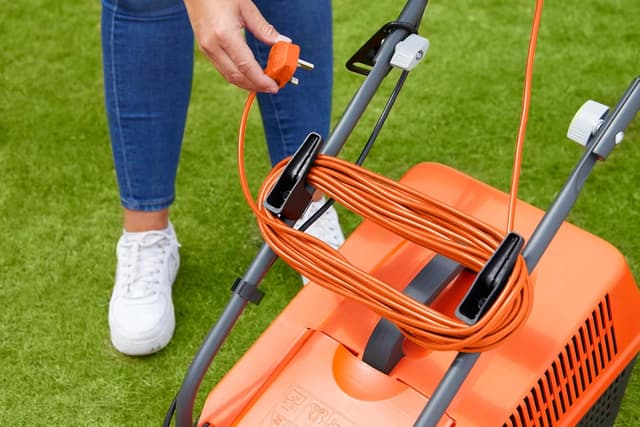 Thumbnail 4 de Flymo SimpliMow 320 Electric Lawn Mower