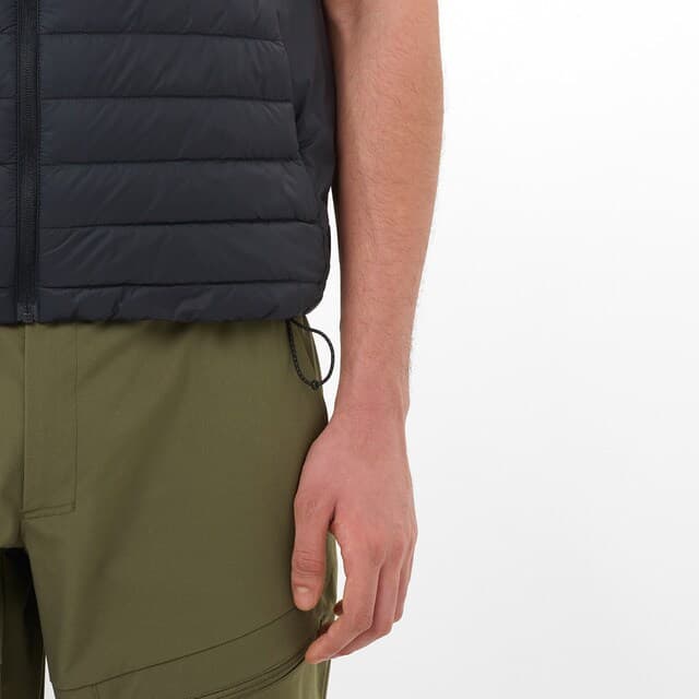 Detalle de Salomon RFLX VEST M Chaqueta aislada con capucha para hombre