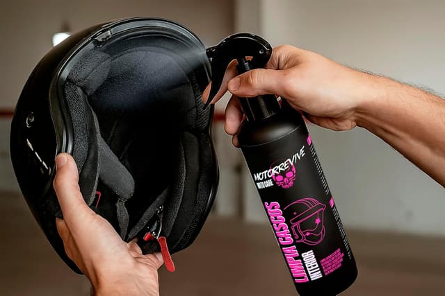 Thumbnail 4 de Motorrevive Pack Limpieza de Cascos 200+200 ml 🧽