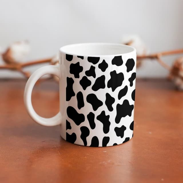 Detalle de Ceramic Mug – Cow Print, 11oz: microwaveable, dishwasher safe