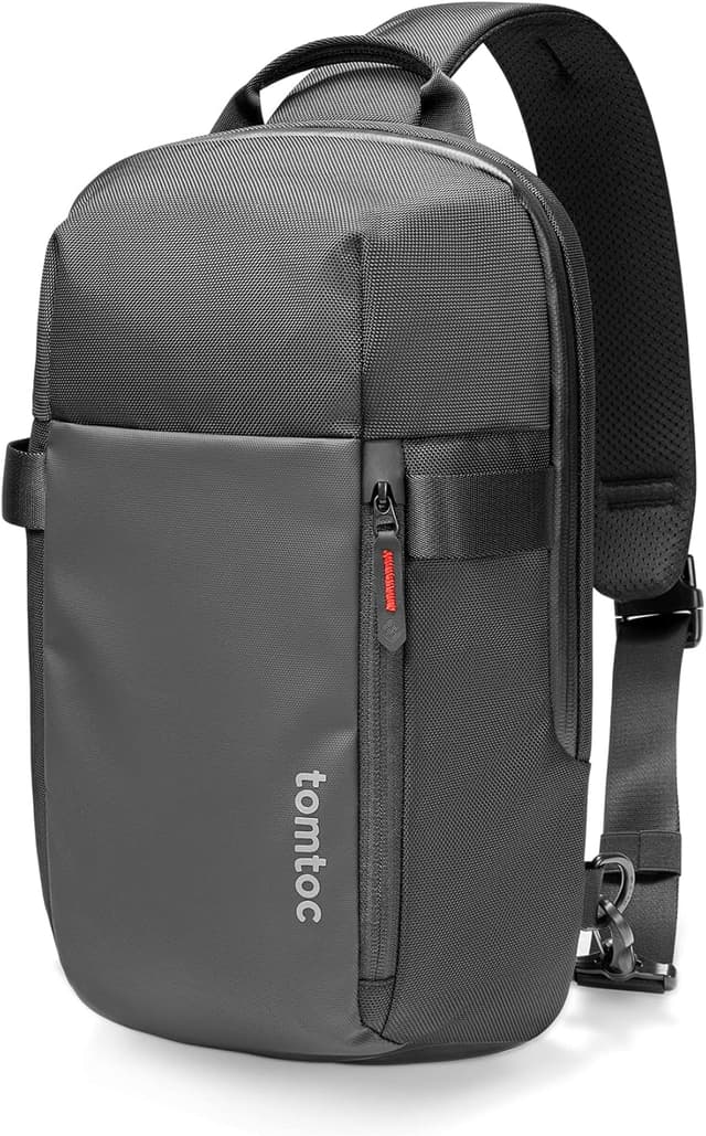 Detalle de tomtoc Compact EDC Sling Bag (S size) for 2025 M5 14-inch MacBook Pro / 13-inch MacBook Air