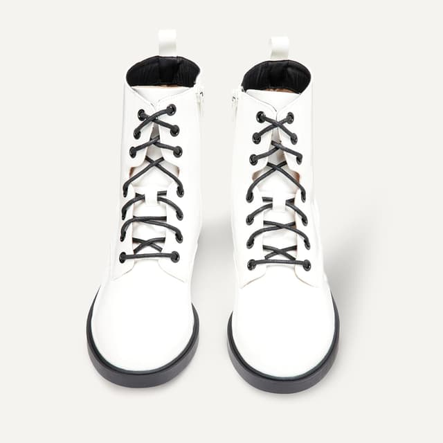 Detalle de Amazon Essentials Girls’ Combat Boots With Zip