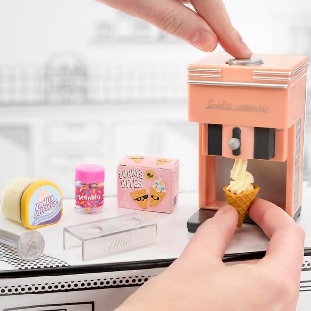 Detalle 2 de MGA Miniverse Make It Mini 8+