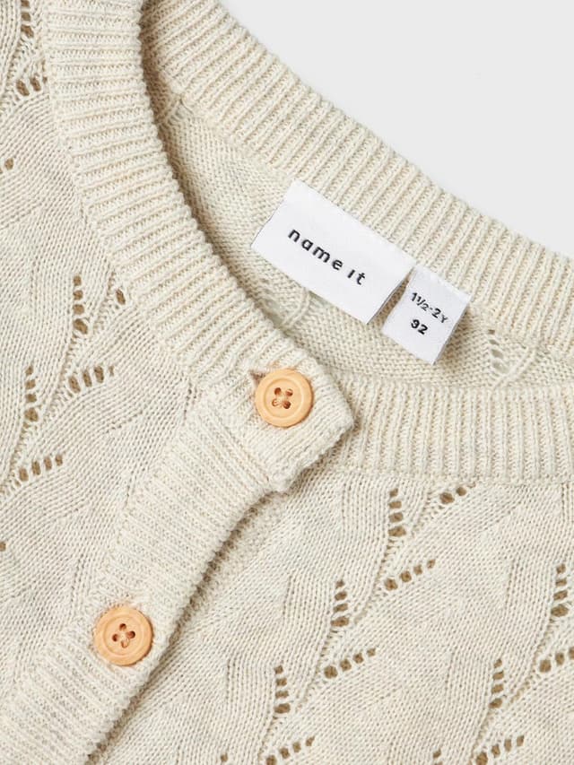 Detalle de Cardigan lavorato a maglia in cotone biologico per bambine e ragazze NAME IT Nmfbanni LS Knit Card
