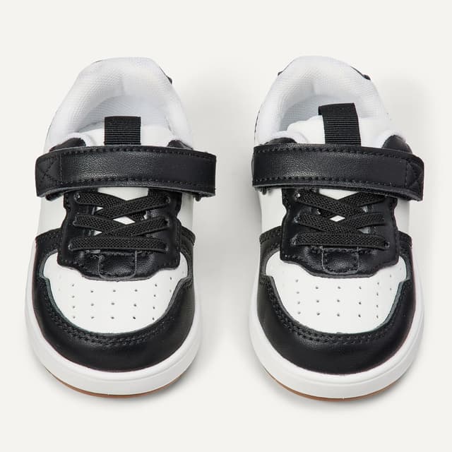 Detalle 2 de Amazon Essentials Sneakers stile tennis a profilo basso con chiusura a strappo Unisex per bambini e ragazzi