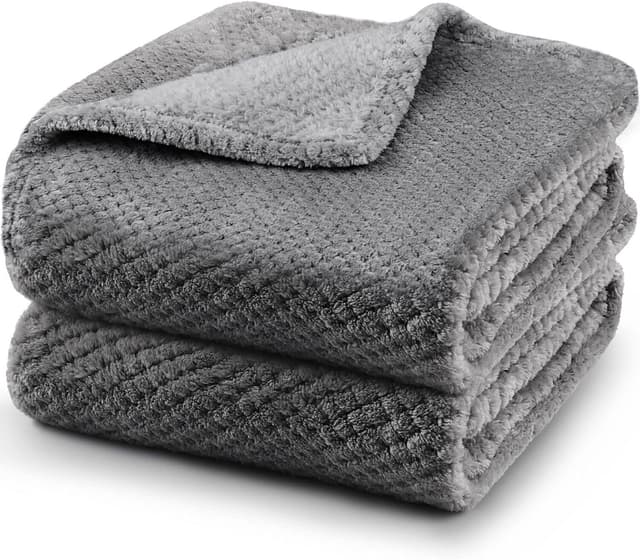 Detalle de ASIJIA 2-pack pet blankets (70 x 100 cm) – thick, washable soft throws for small & medium dogs and cats (grey)