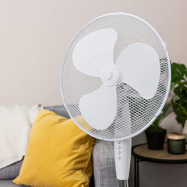 Detalle de Russell Hobbs RHPPF1621 16 Inch lightweight pedestal fan with 3 speeds and adjustable height