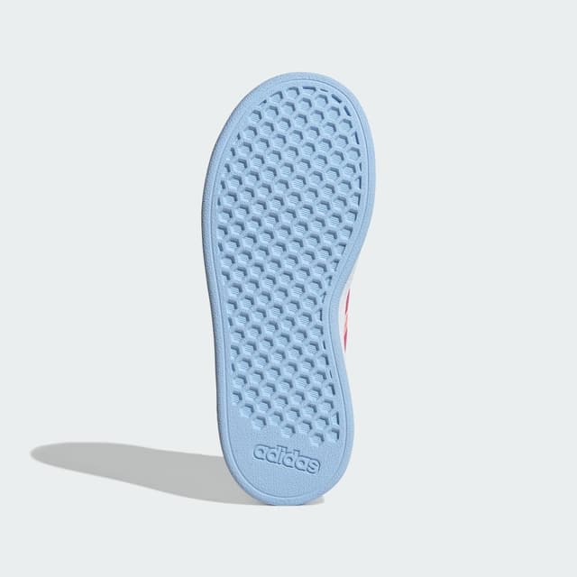 Detalle de adidas Grand Court Lifestyle Tennis Lace-Up en blanco