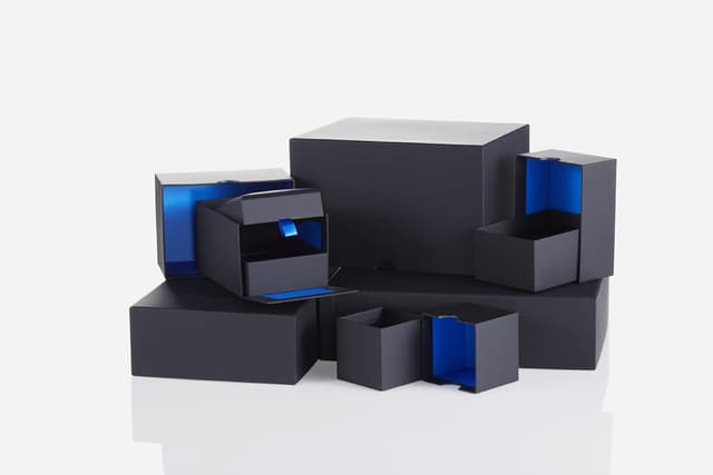 Thumbnail 6 de Amazon Essentials Platinum-Plated Sterling Silver Infinite Elements Ring Set ๐