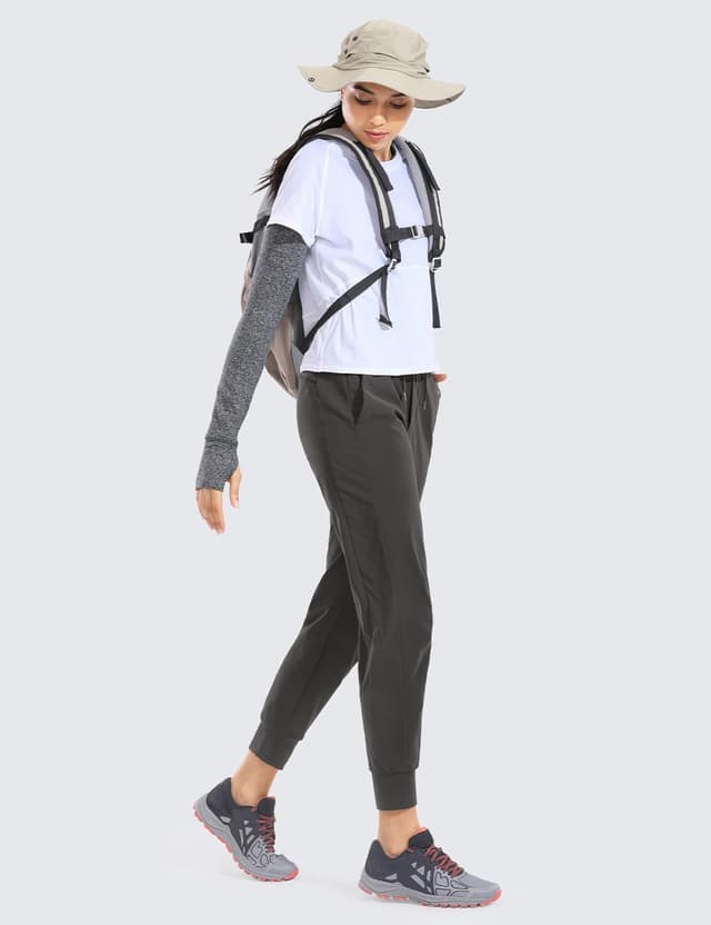 Detalle de CRZ YOGA women’s joggers with elastic waistband, pockets and ripstop fabric (27.5" inseam)