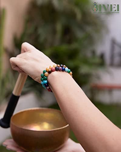 Detalle de Bivei pulsera de 7 chakras con cuentas de piedra (lava) y difusor de aceites esenciales