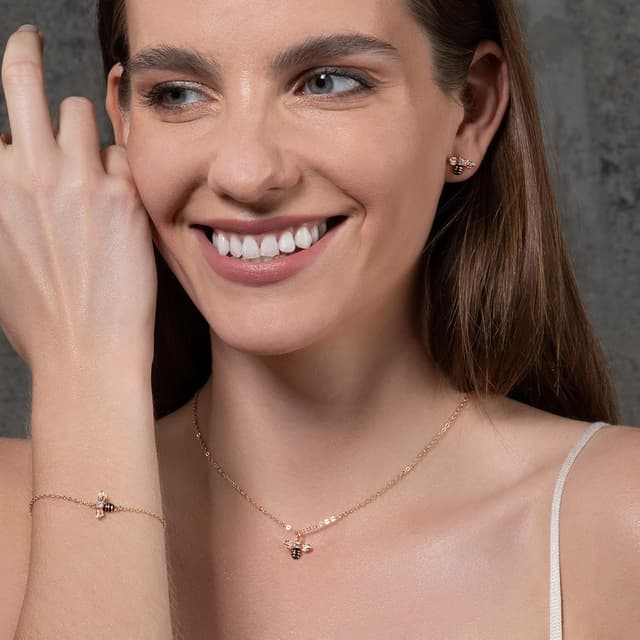 Detalle de namana Collana da donna con ciondolo a forma di ape, zirconi e smalto nero