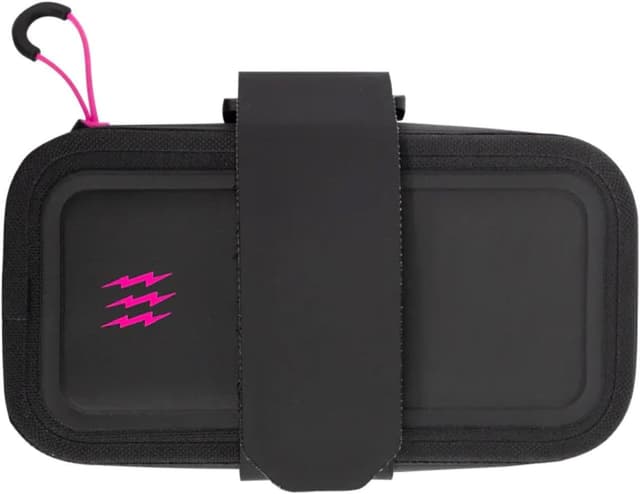 Detalle de Muc-Off Saddle Bag Pack Black: borsa da sella impermeabile per kit riparazione e accessori bici