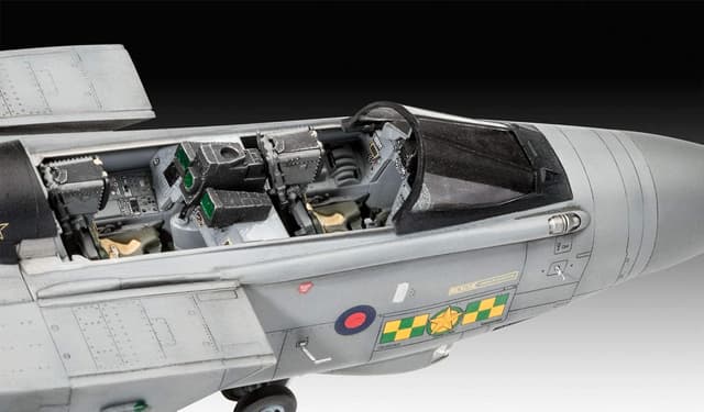 Detalle 2 de Revell Tornado GR.4 1 modellino RV03853
