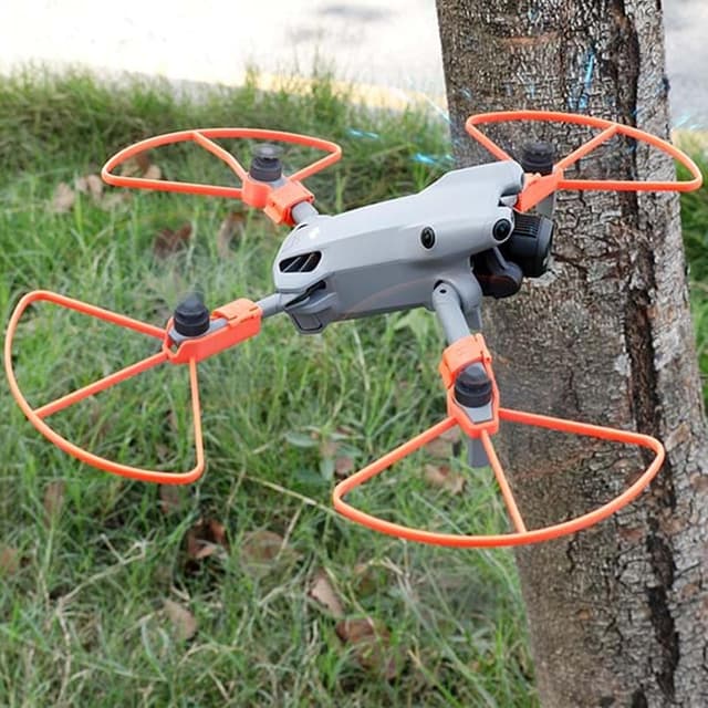 Detalle de DJI Mini 5 Pro propeller guard, 48.5g