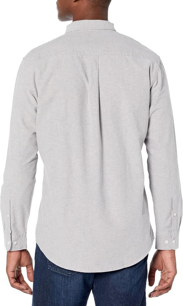 Detalle de Amazon Essentials Men’s Button-Down Long Sleeve Oxford Pocket Shirt (Regular Fit)
