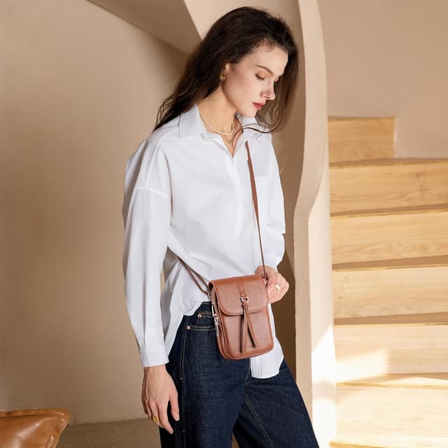 Detalle 2 de befen Genuine Leather Crossbody Bag for Women with RFID phone pocket