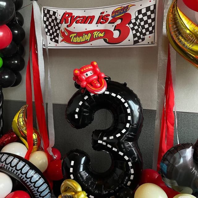 Thumbnail 6 de 40 inch Race Car Black Number 8 Mylar Balloon (Racetrack theme)