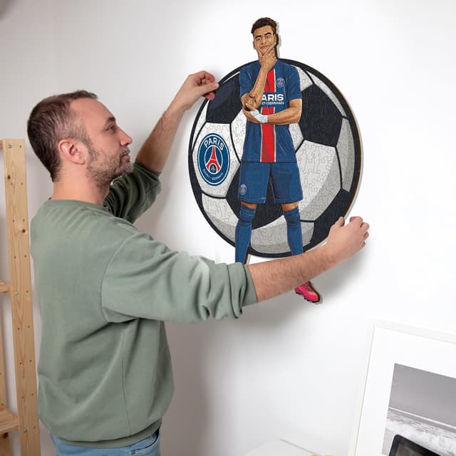 Detalle de Iconic Puzzles PSG Désiré Doué, puzzle di legno con licenza ufficiale (taglia M) da 270 pezzi