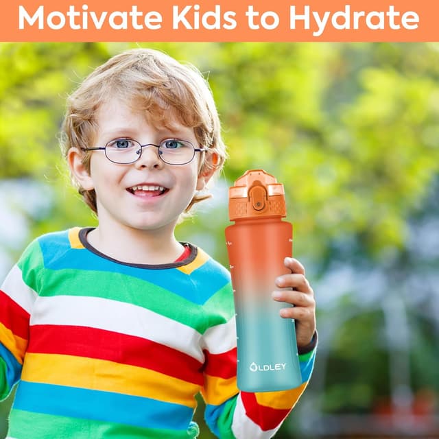 Detalle de OLDLEY 450ml/15oz BPA-free water bottle with straw, time markings and one-touch lid