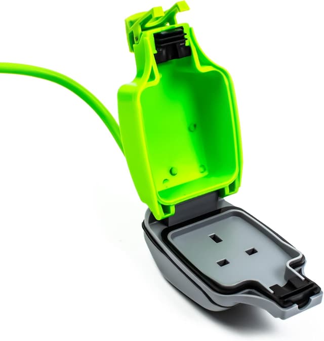 Detalle de STATUS 1 Socket Extension Lead 5m (Green) with Weatherproof 13A IP54 Sealed Socket