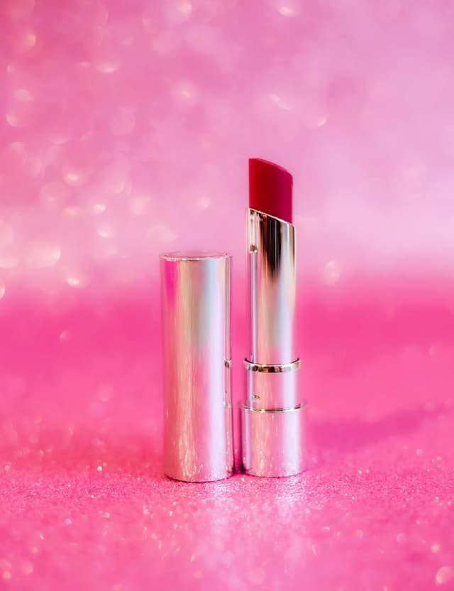 Thumbnail 5 de Flormar Sheer Up Lipstick Hidratante y Permanente 💄
Color Natural, Brillo Ligero, Textura Cremosa