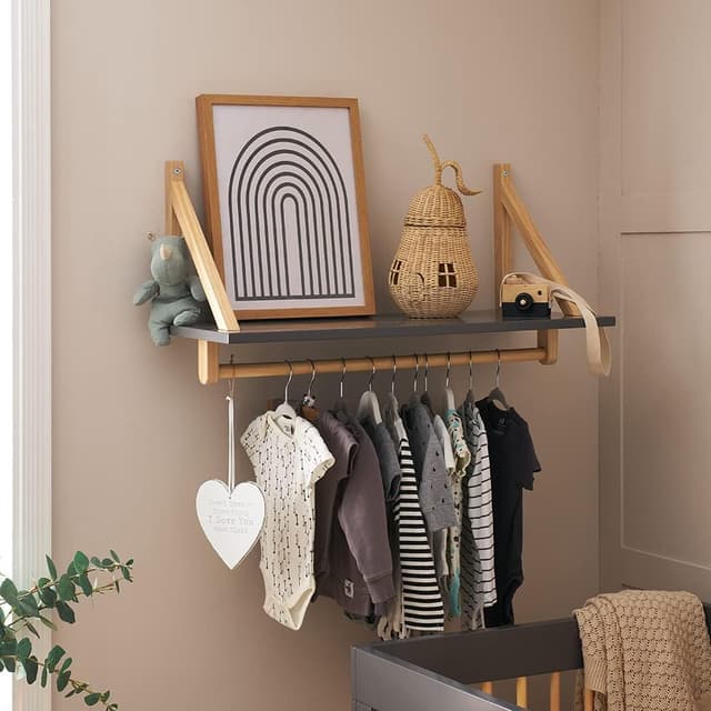 Detalle de Wall-mounted nursery storage shelf