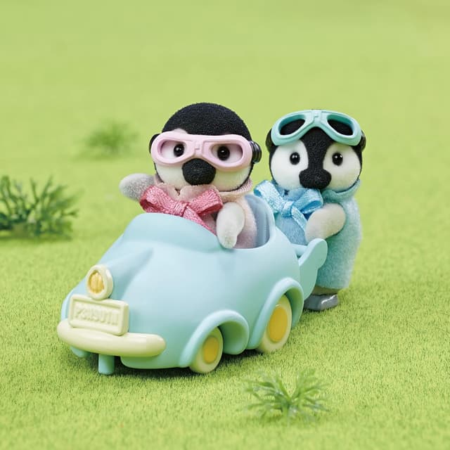 Detalle 2 de Les jumeaux Pingouin Sylvanian Families: set con pinguini Pearl e Rocky