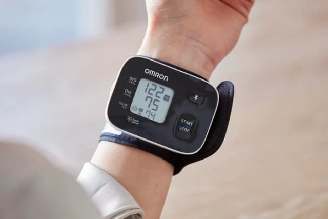 Thumbnail 5 de Omron RS3 Intelli IT Blutdruckmessgerät Handgelenk