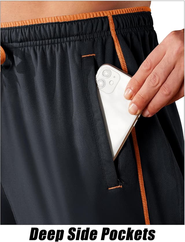 Detalle de EKLENTSON mesh jogging bottoms with zipper pockets
