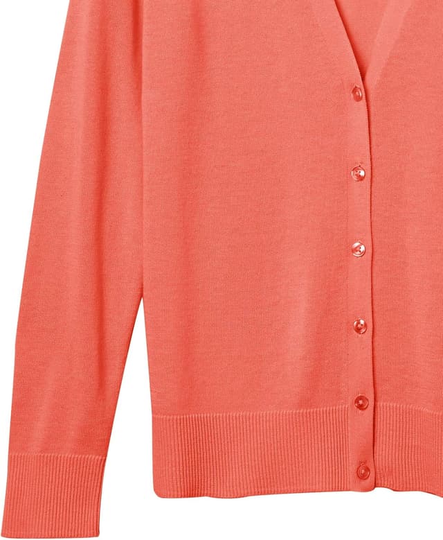 Detalle 2 de Lightweight V-Neck Cardigan Sweater