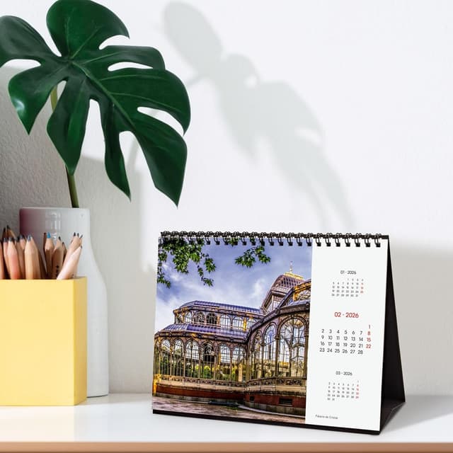 Detalle de Finocam Tischkalender 2026 mit Monatsansicht (Jan–Dez. 2026 + Sep–Dez. 2025 reduziert) und mehrsprachigem Kalendarium
