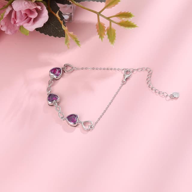 Detalle de Qings 925 Sterling Silber Geburtsstein-Armband „Infinity Heart“ mit 3 Herzen & Herz-Zirkonia, verstellbar