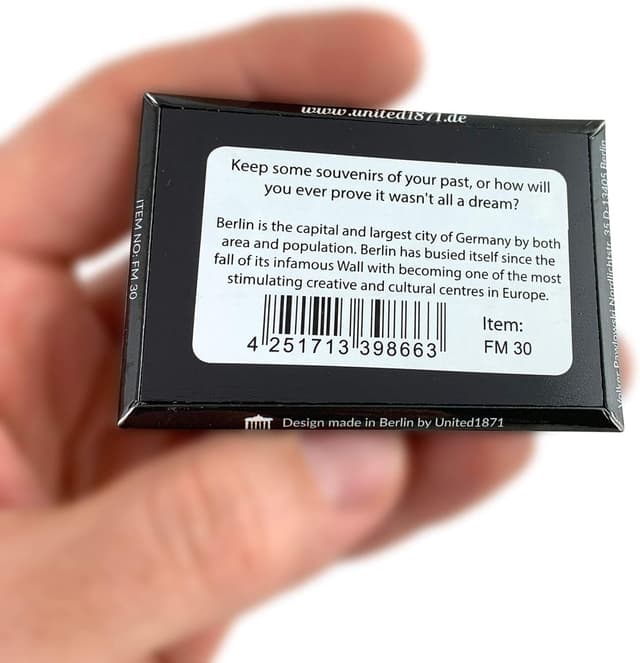 Detalle 2 de Aimant pour réfrigérateur drapeau allemand avec aigle – souvenir Berlin, forte tenue (photo magnet 8 x 5,5 cm)