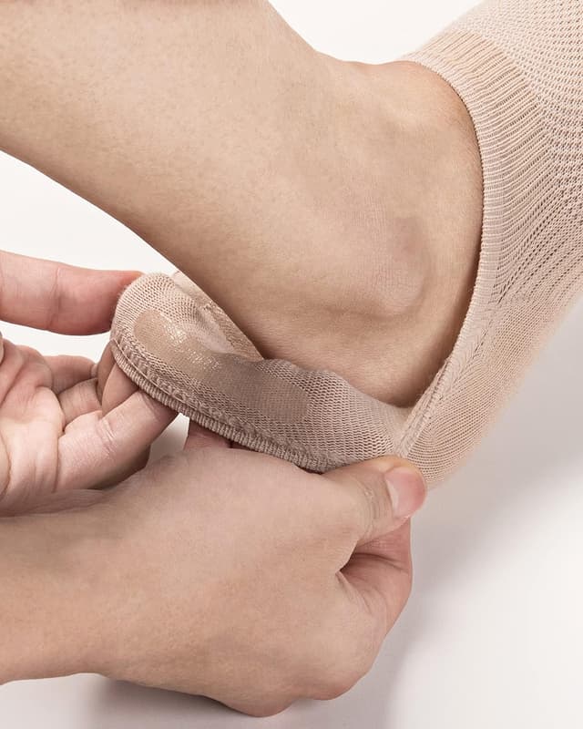 Detalle de Pro Mountain No-Show Socks with Wide Toe Box (Unisex) — Cotton Cushion Footies, Size S to X-Large